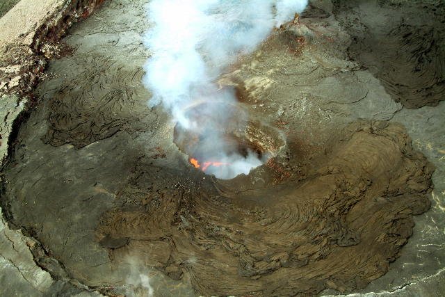 Pu'u O'o caldera