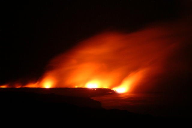 Pu'u O'o Lava Flow at night.